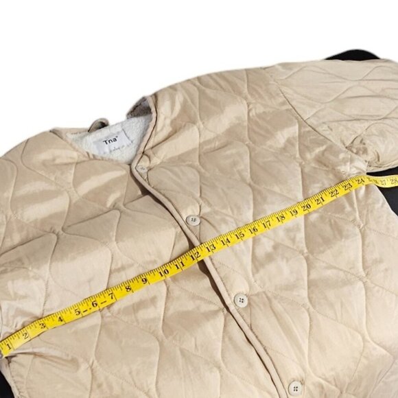 Aritzia TNA Pratt Sherpa Lined, Quilted Jacket, Light Tan, Relaxed, Size Large - Picture 7 of 8